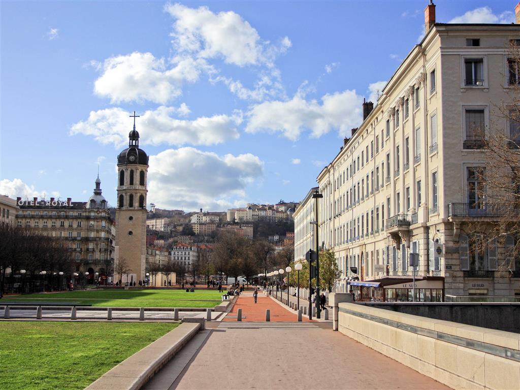 Ibis Lyon Est Chaponnay Exterior foto