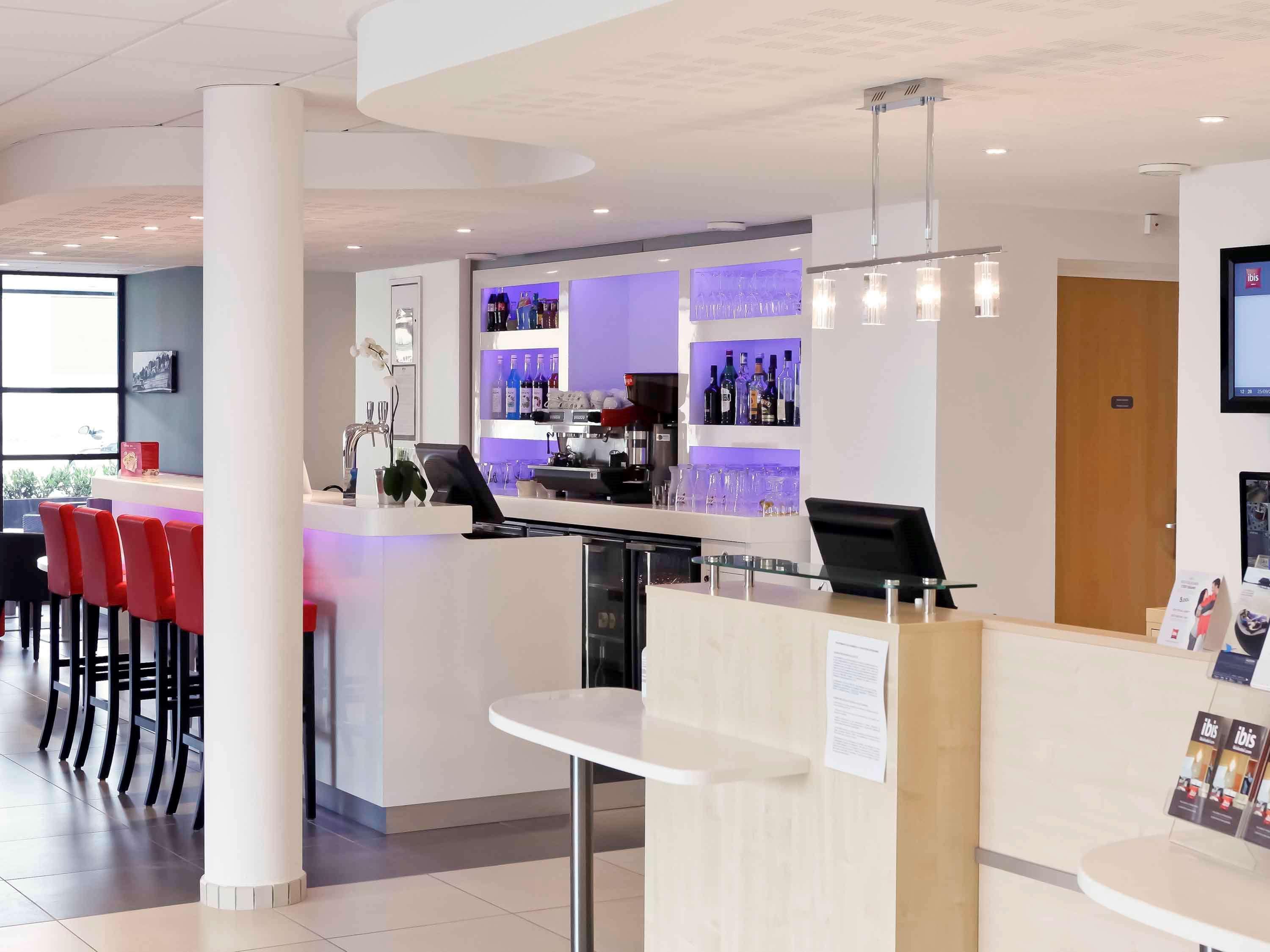 Ibis Lyon Est Chaponnay Exterior foto