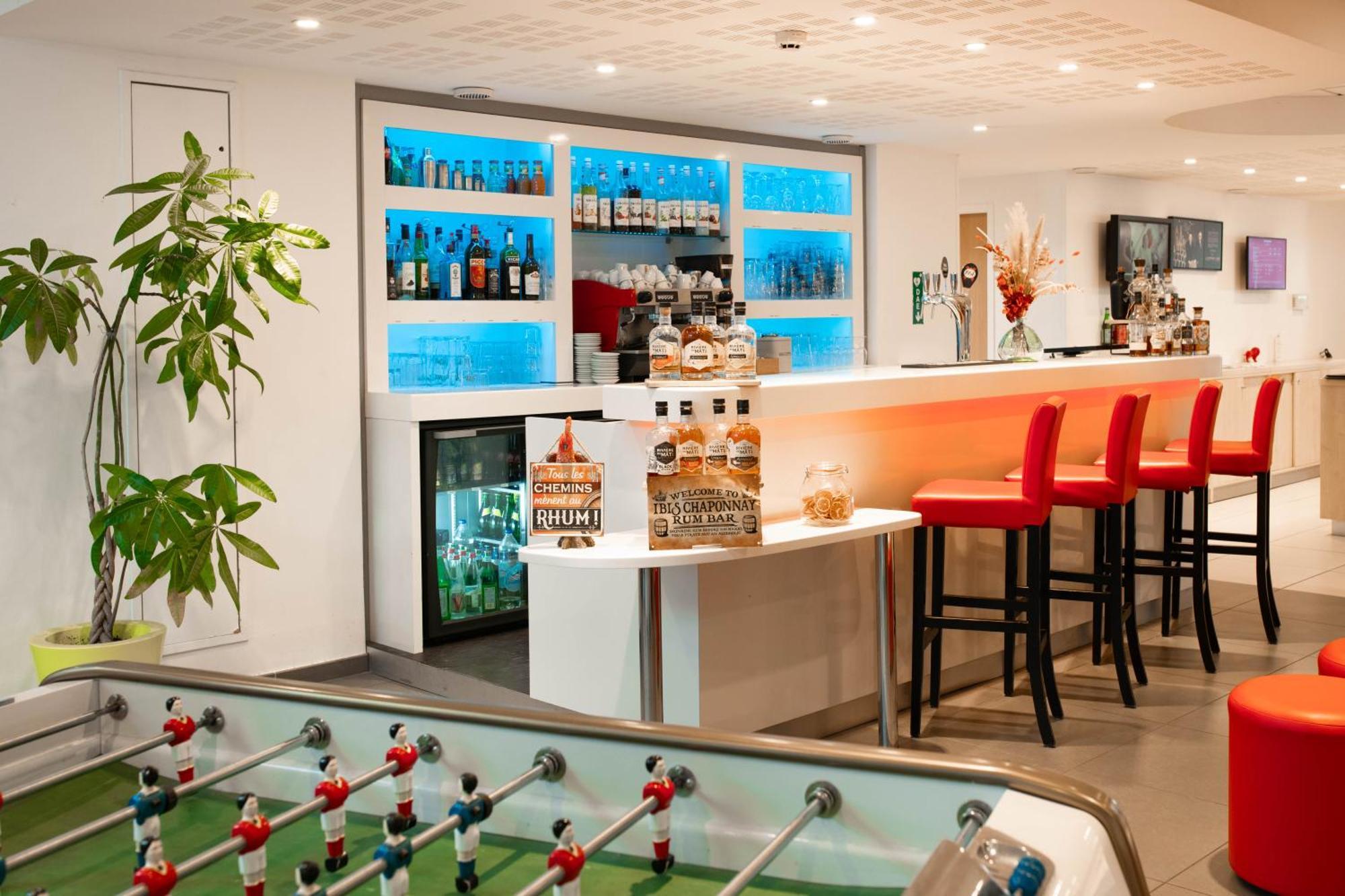 Ibis Lyon Est Chaponnay Exterior foto