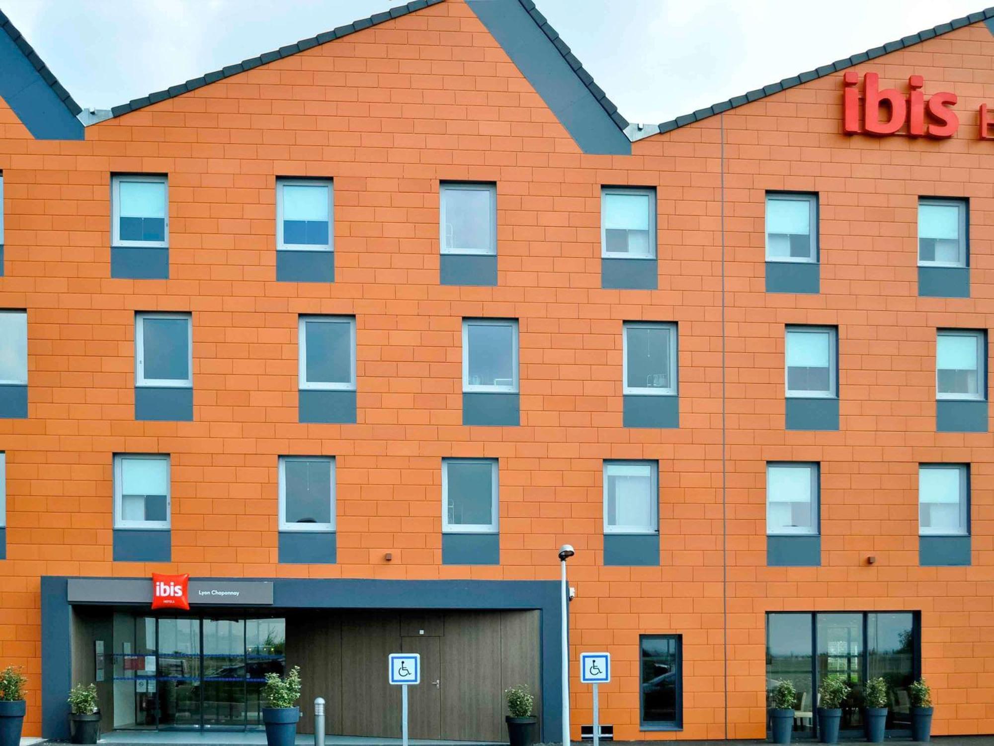 Ibis Lyon Est Chaponnay Exterior foto