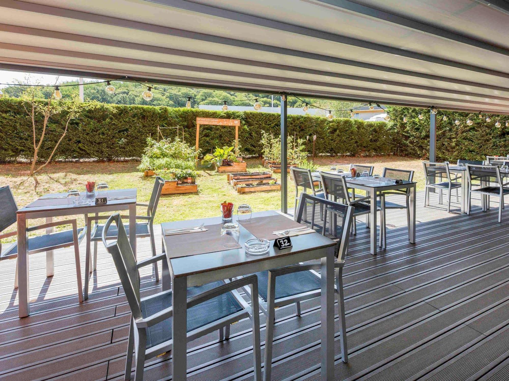Ibis Lyon Est Chaponnay Exterior foto