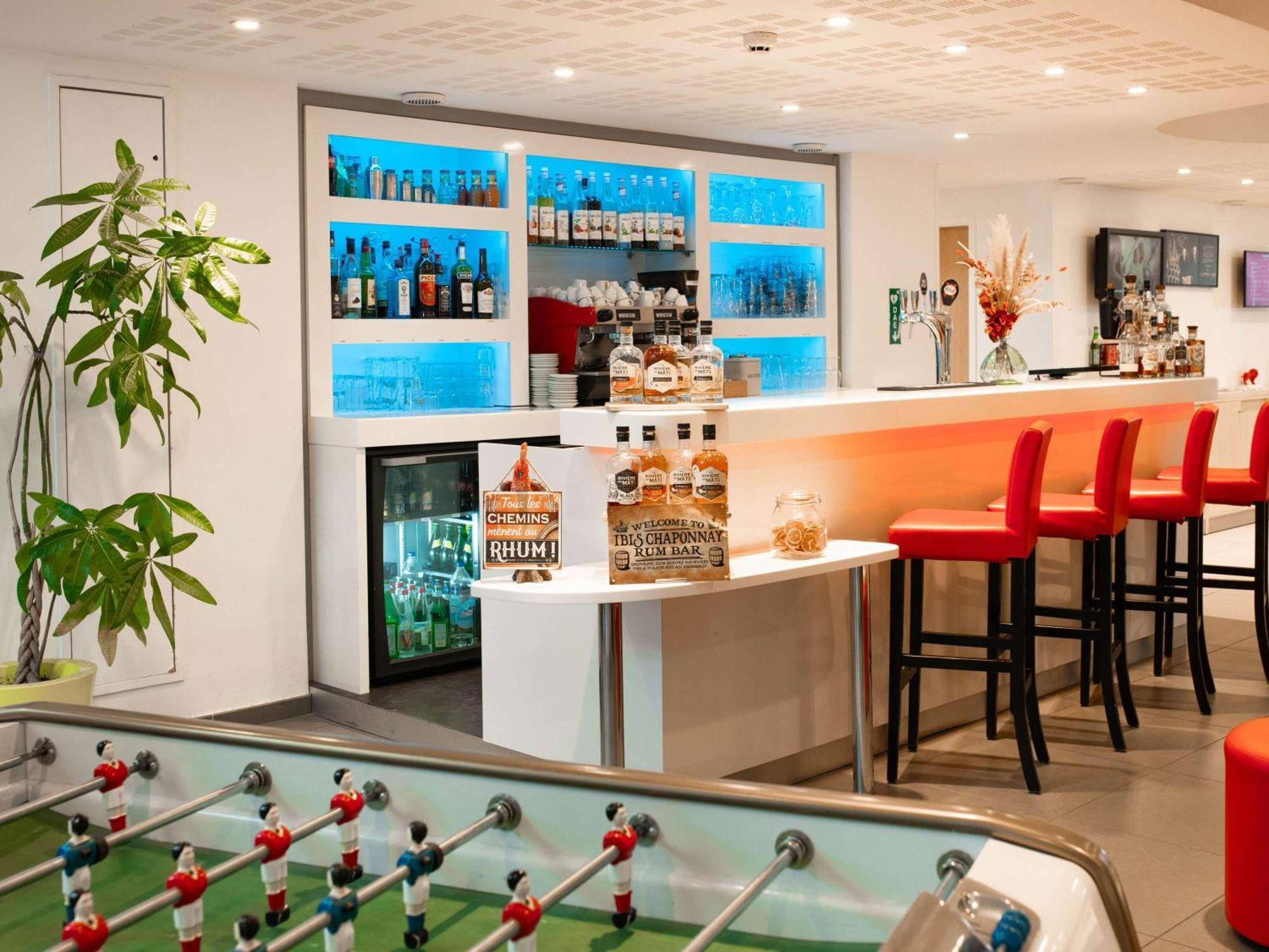 Ibis Lyon Est Chaponnay Exterior foto