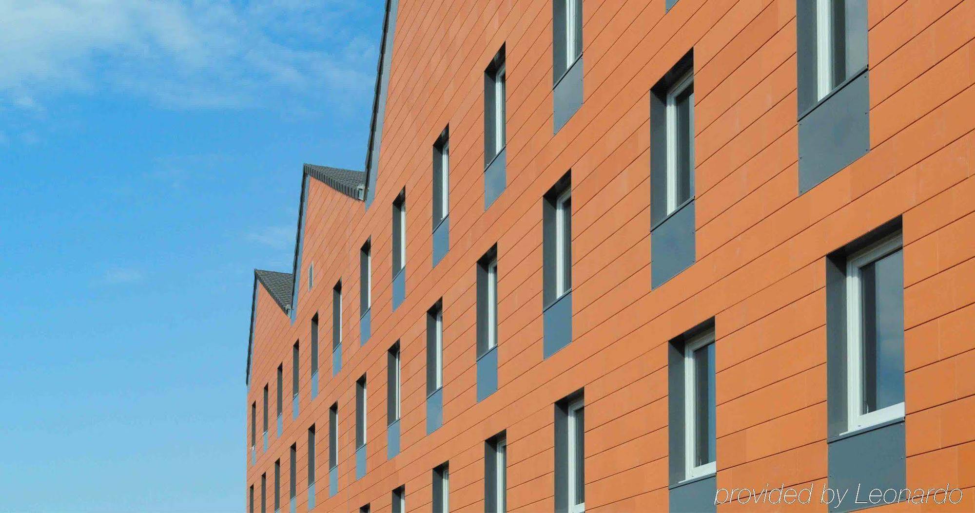 Ibis Lyon Est Chaponnay Exterior foto