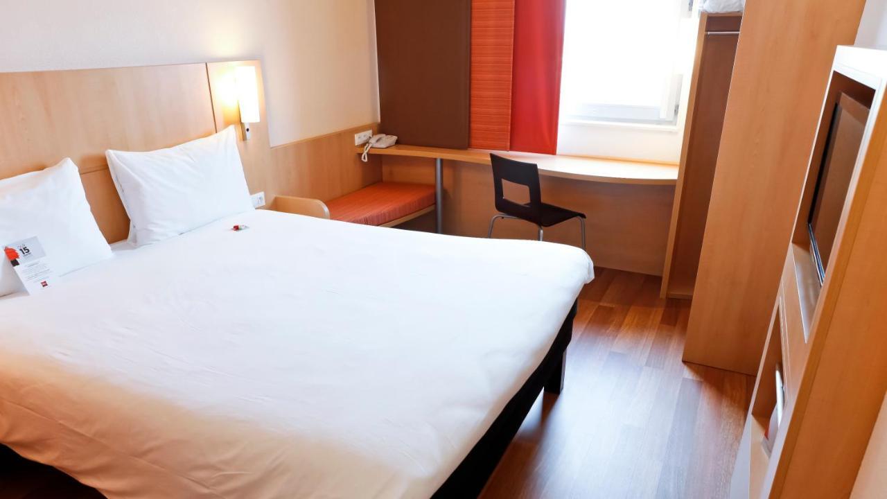 Ibis Lyon Est Chaponnay Exterior foto